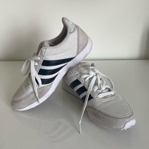 Adidas Sneakers